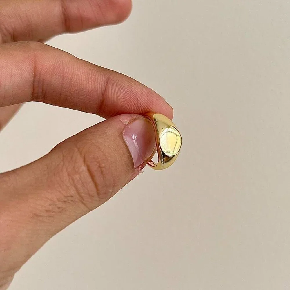 vintage gold signet oval ring